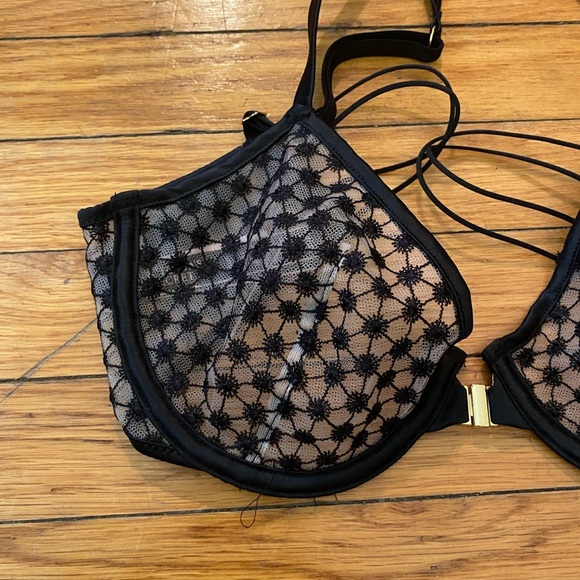 NWT Starburst Unlined Demi Bra - Black - 32D - Picture 2 of 5